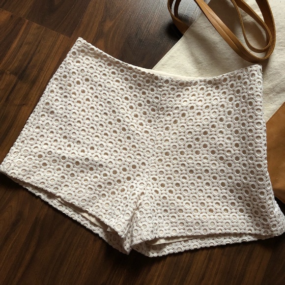 Banana Republic Lace Shorts Size 4 - Picture 2 of 8